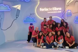 La Escuela Secundaria de Sij�n particip� en la Feria del Libro