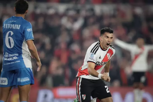 River le gan� con lo justo a Estudiantes de R�o Cuarto y lo mand� al descenso