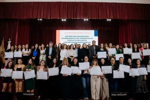Docentes municipales culminaron diplomaturas universitarias para fortalecer la ense�anza y la inclusi�n