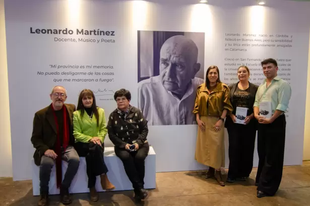 Leonardo Mart�nez volvi� a reunir su poes�a en un homenaje en la Feria del Libro