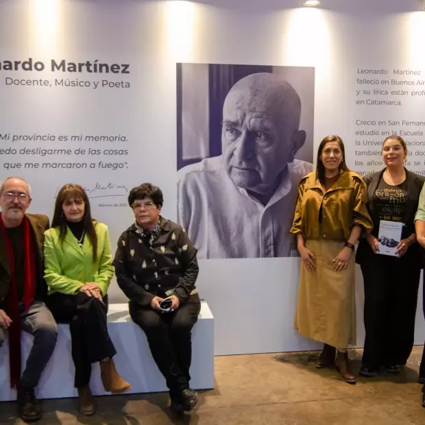Leonardo Mart�nez volvi� a reunir su poes�a en un homenaje en la Feria del Libro