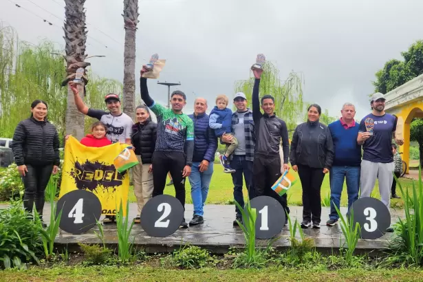 Se realiz� la 5.� edici�n del Desaf�o Los Dos Lagos entre Los Altos y Pacl�n