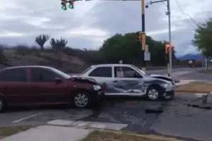 Fuerte choque de dos autos en el cruce de Ruta Provincial n� 1 y Polcos