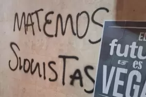 Las violentas pintadas tras la marcha por el Encuentro Plurinacional de Mujeres