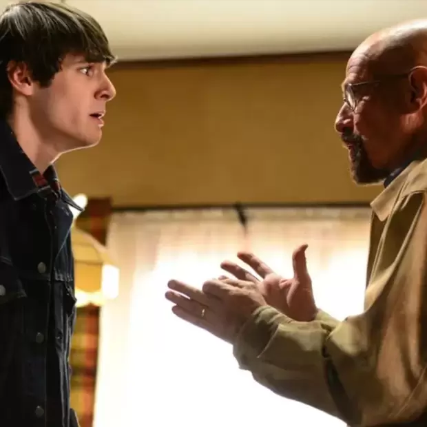 Conmoci�n: falleci� el actor que interpret� al hijo de Walter White en "Breaking Bad"