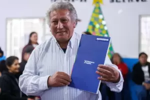 Altos de Choya: 15 familias recibieron sus escrituras definitivas