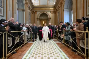 El Papa ingresar� "a �ltima hora de la ma�ana" al Gemelli para la cirug�a del nodulo pulmonar