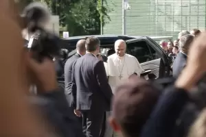 El Papa ingres� al Gemelli para la cirug�a del nodulo pulmonar