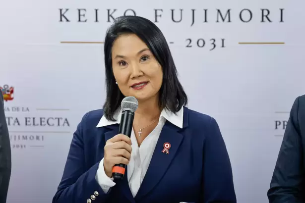 Pol�mica: Keiko Fujimori anunci� el regreso de las expulsiones y restricciones de celulares en las escuelas