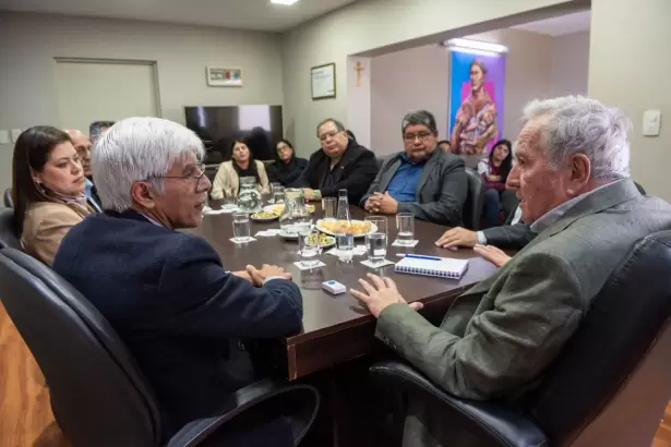 Dusso y el Senado respaldaron a la UNCA ante la crisis presupuestaria
