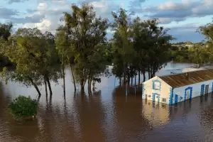 El Ni�o en Corrientes: el agua avanza y los vecinos se preparan para una inundaci�n hist�rica