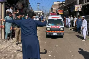 Tragedia en Pakist�n: se derrumb� el techo de una escuela y dej� 35 muertos
