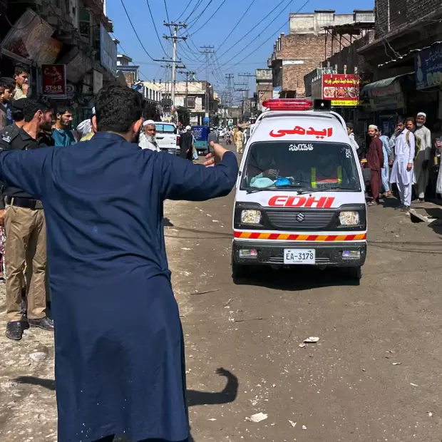 Tragedia en Pakist�n: se derrumb� el techo de una escuela y dej� 35 muertos