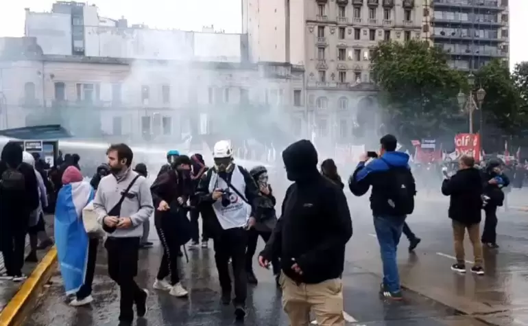 marcha universitaria incidentes