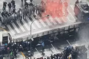 Incidentes en la Marcha Universitaria: piedras, gases lacrim�genos y camiones hidrantes