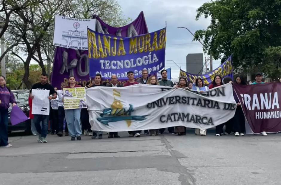 Catamarca se sum� a la 5� Marcha Federal en defensa de la universidad p�blica