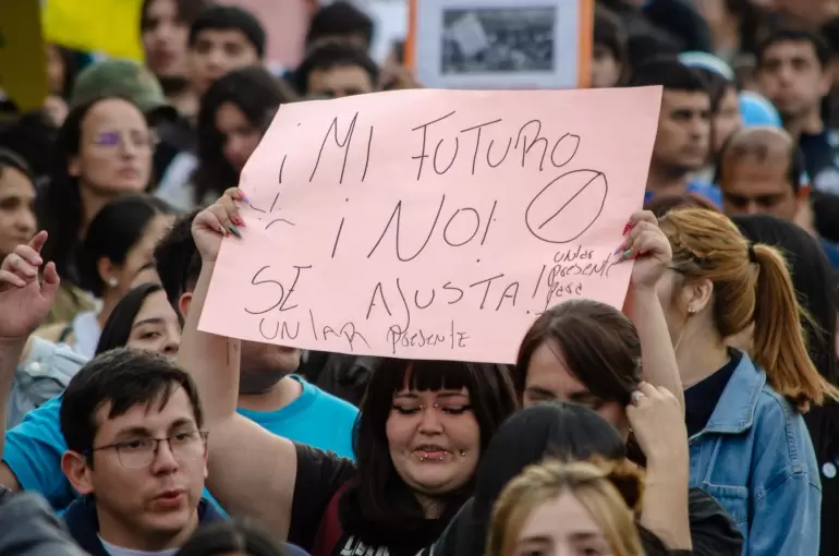 quita marcha universitaria