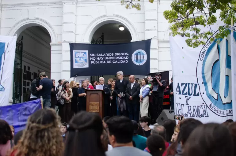 quita marcha universitaria