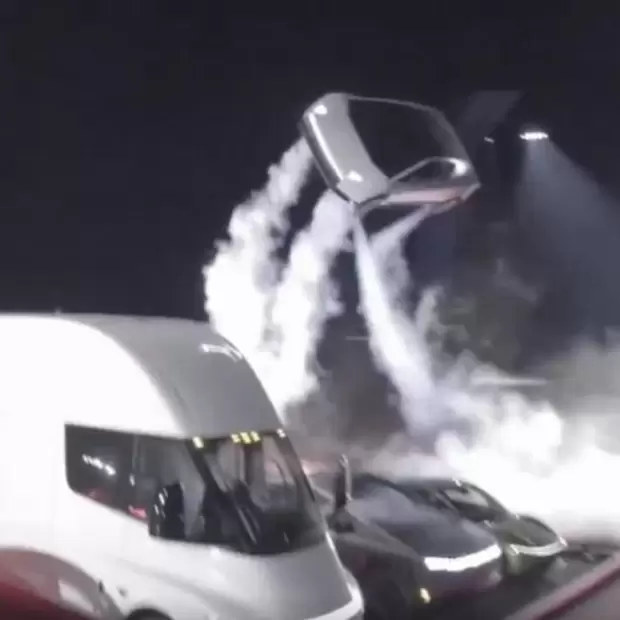 Tesla present� un auto que vuela y la demostraci�n asombra al mundo