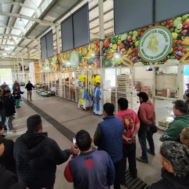La Virgen del Valle llev� su bendici�n al Mercado de Abasto y al Ej�rcito Argentino