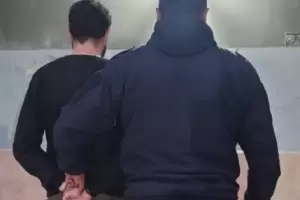 Lo arrestaron por violencia de g�nero y le secuestraron armas y municiones