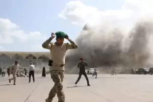 Guerra en Yemen: dos misiles impactaron en el aeropuerto de Ad�n