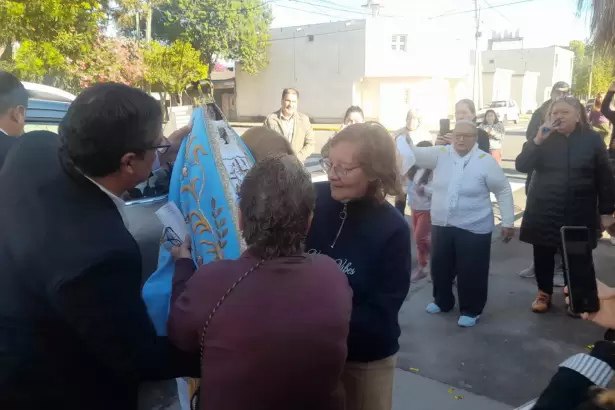 La Madre del Valle en el barrio Don F�lix y la escuela Jos� Cubas de Valle Viejo