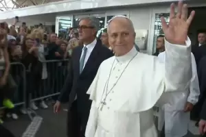 Le�n XIV recibi� el alta m�dica y regres� al Vaticano tras la cirug�a
