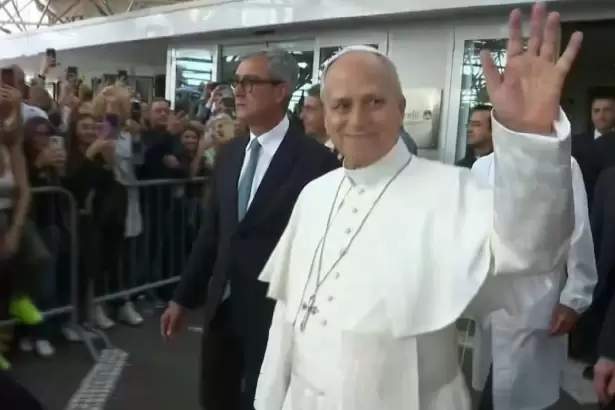 Le�n XIV recibi� el alta m�dica y regres� al Vaticano tras la cirug�a