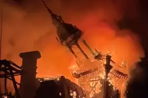 Protestas en Francia: encapuchados incendiaron un edificio municipal de 143 a�os