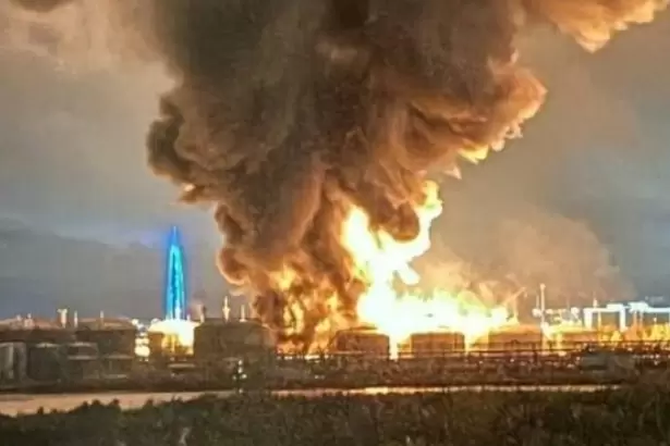 Ucrania lanz� m�s de 1.000 drones contra Rusia e incendi� instalaciones petroleras