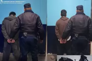 Detienen a arrebatadores: le hab�an sustra�dos pertenencias a dos adolescentes