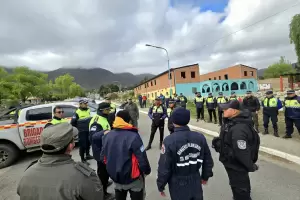 Catamarca suma rescatistas a la b�squeda de un docente extraviado en los cerros tucumanos