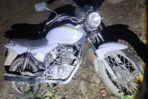 Catamarca: abandonaron un animal muerto y una moto al escapar de la Polic�a