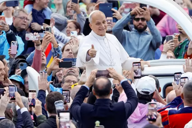 Buenas se�ales: Le�n XIV se mostr� en el papam�vil en su primera audiencia general