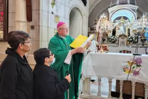 Entregaron oraciones traducidas al braille al Santuario Catedral