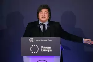 Milei admiti� que la econom�a se desacelera y que el riesgo pa�s sube por el clima electoral
