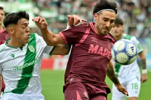 Banfield y Lan�s igualaron en un cl�sico con goles de Balboa e Izquierdoz