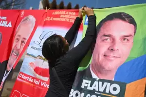 Brasil define su futuro entre Lula y Fl�vio Bolsonaro, con impacto en toda Sudam�rica
