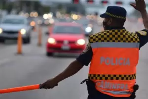Tremendo: ten�a 3,58 g/l de alcohol en sangre y su acompa�ante ofreci� m�s de $260 mil de coima