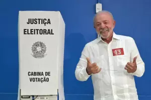 Lula vot� con cr�ticas contra Fl�vio Bolsonaro: "Fue educado para mentir"