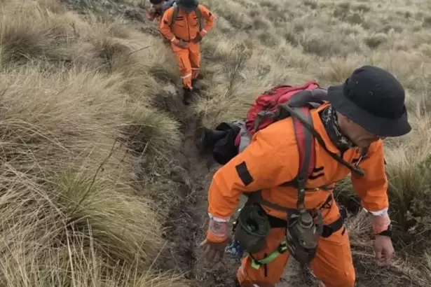 Entre la lluvia y la neblina, sigue la b�squeda de Ra�l Moyano en el cerro �u�orco