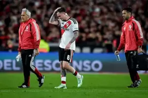 An�bal Moreno sali� lesionado y encendi� las alarmas en River