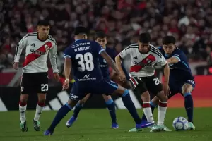 River le gana el cl�sico a Racing con un cabezazo de Lautaro Rivero