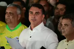 Tras perder frente a Lula, Fl�vio Bolsonaro cuestion� la votaci�n y pidi� anularla