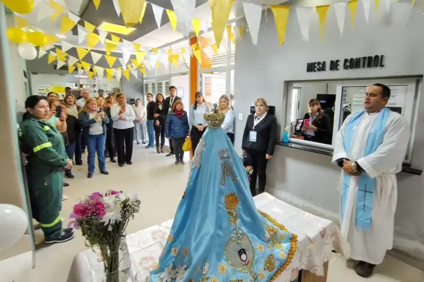 La Virgen del Valle sigue visitando organismos p�blicos de Catamarca