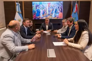 Catamarca firma acuerdo y recupera 10 vuelos semanales con Buenos Aires