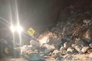 Alerta: se registran desprendimientos de rocas en la Cuesta El Portezuelo