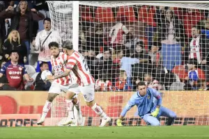 Estudiantes no pudo con Uni�n en Santa Fe y se aleja de los playoffs