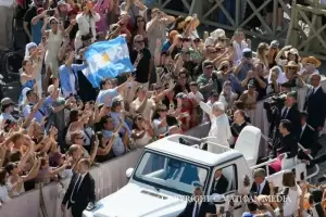 M�s de 25.000 personas se anotaron para ser voluntarias durante la visita del Papa